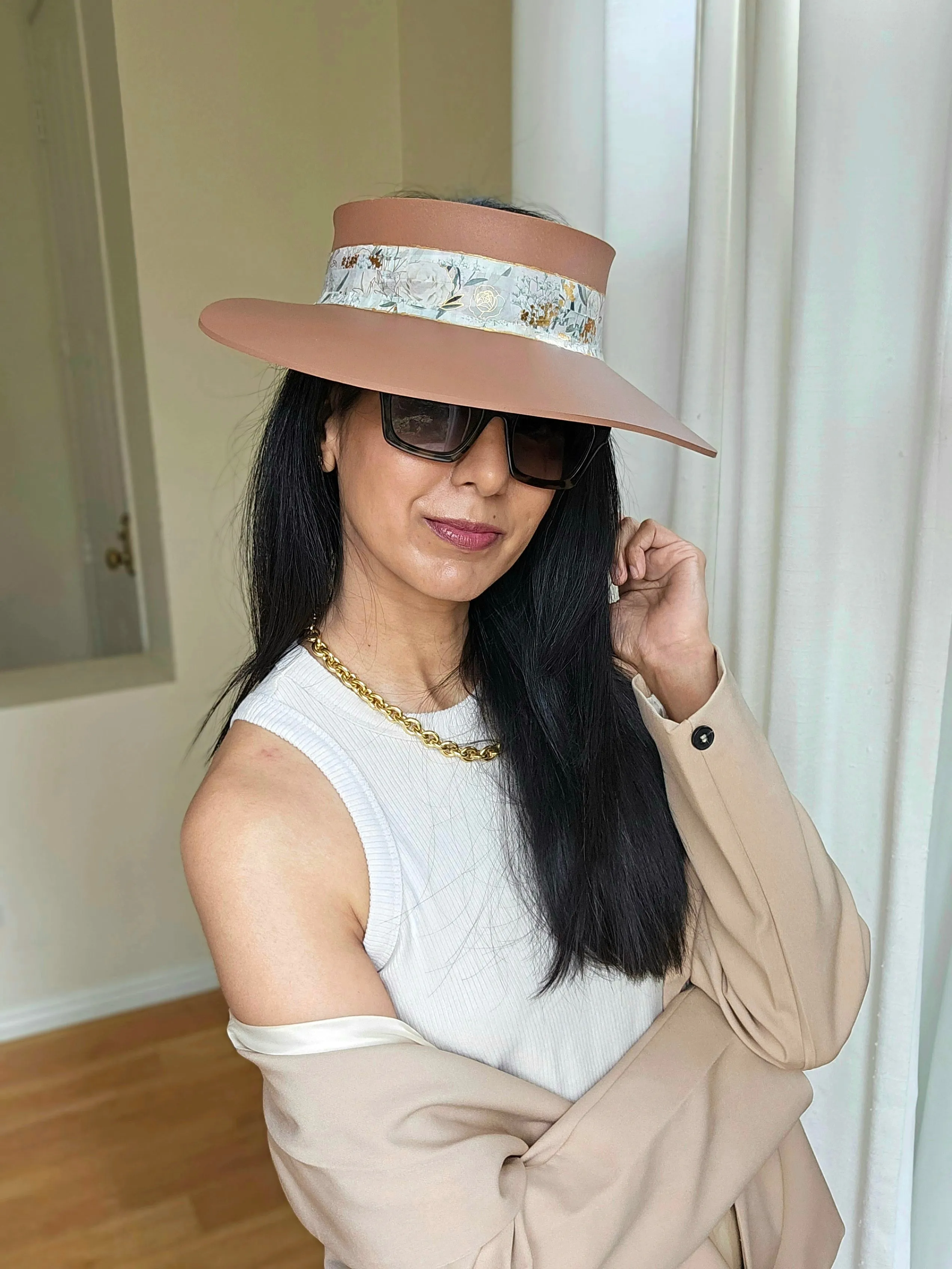 Brown "LadyEVA" Visor Hat with Stylish White and Gold Floral Band