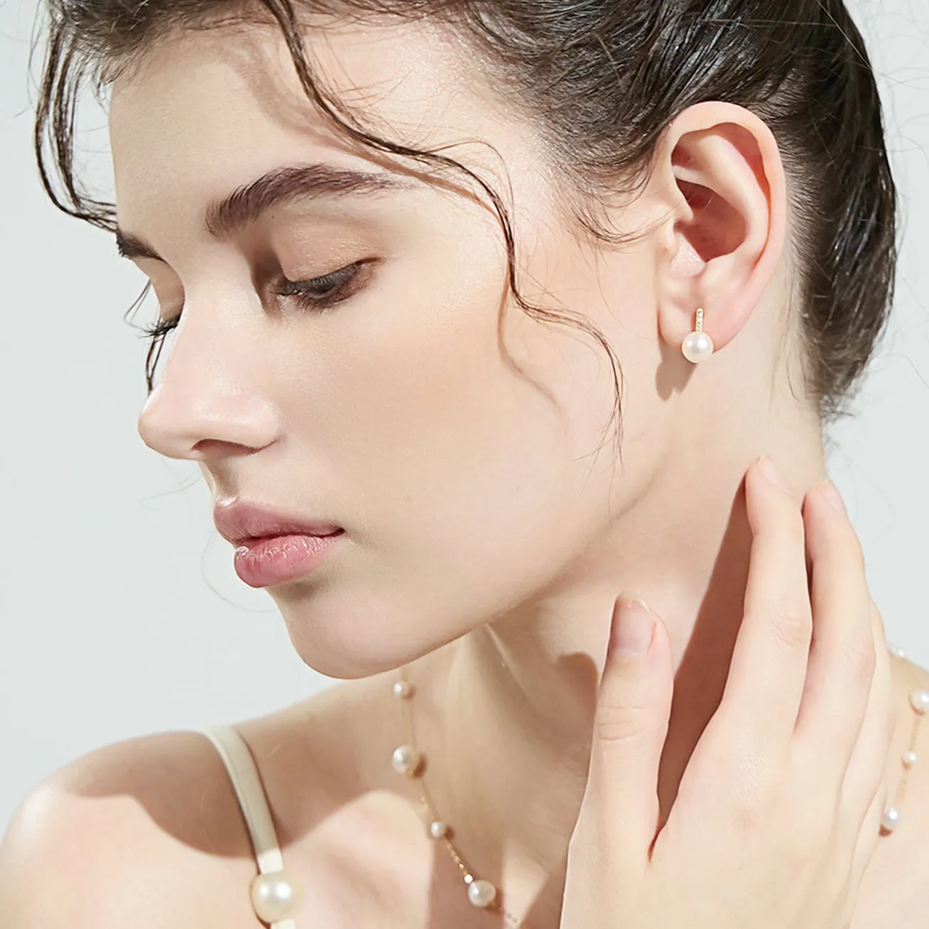 Elegant Freshwater Pearl Earrings WE00687